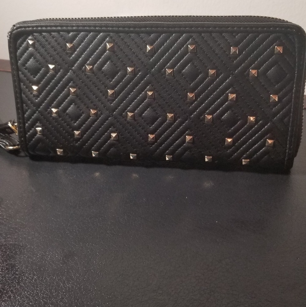 Black medium size wallet